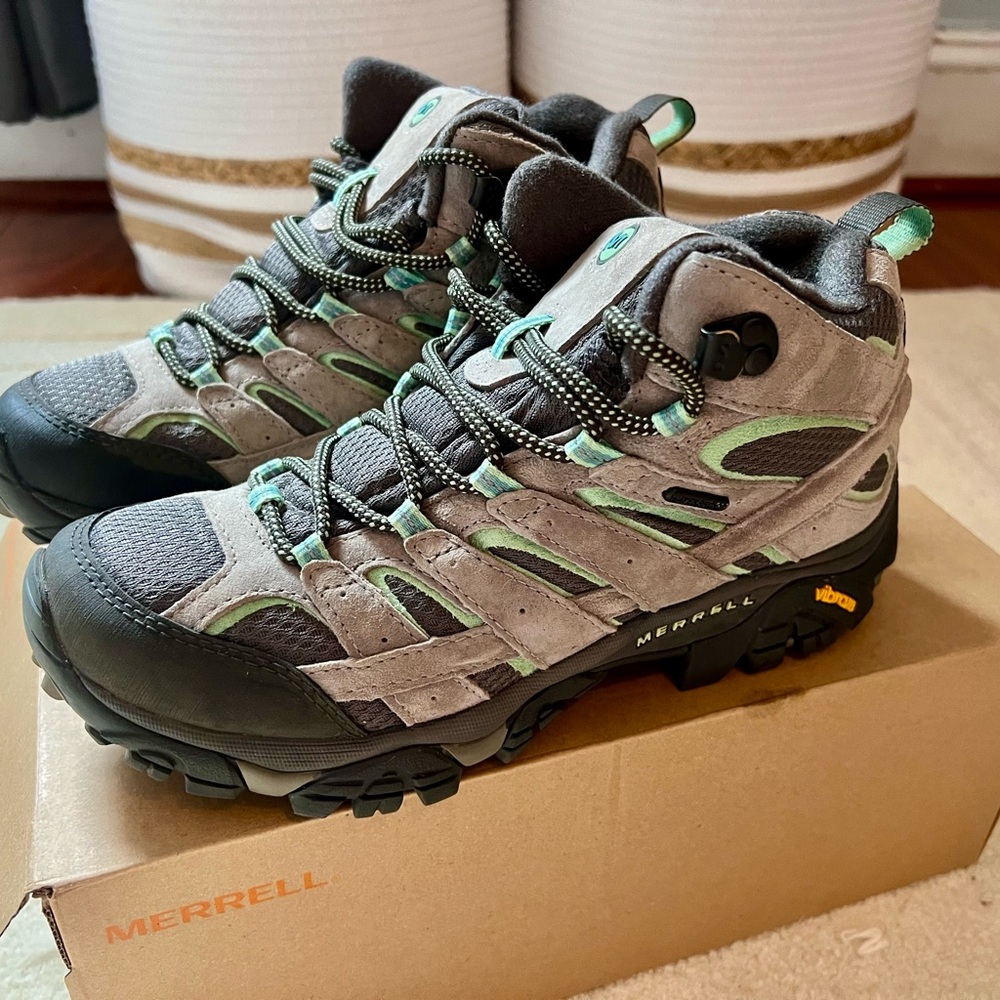 Merrell Moab 2 Mid Waterproof Women’s Hiking Boots Size 8 Color Drizzle/Mint